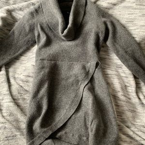 BCIM turtleneck knit top